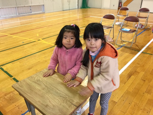 山之上小学校6年生から新一年生への贈呈式の画像2