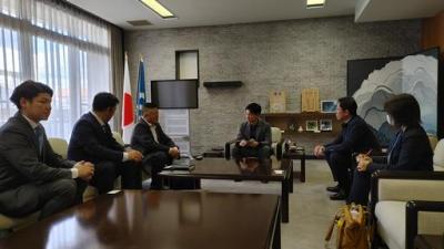 裕エイジェント株式会社 日下部裕治代表取締役らと面談
