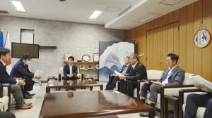 日本労働組合総合連合会岐阜県連合会中濃地域協議会より2024年度の政策提言書受理