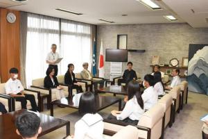 市青少年派遣事業（姉妹都市オーストラリア・ダボ）派遣団激励