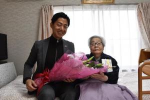 100歳長寿お祝い訪問
