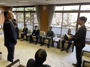 公室での面談写真