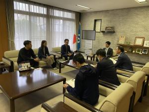 公室での面談写真