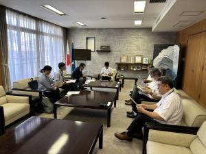 公室での面談写真