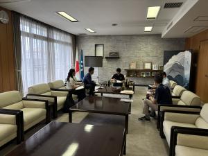 公室での面談写真