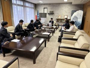 公室での面談写真