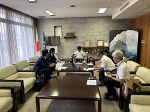 公室での面談写真
