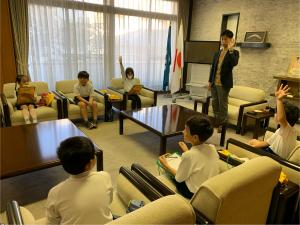 公室での面談写真