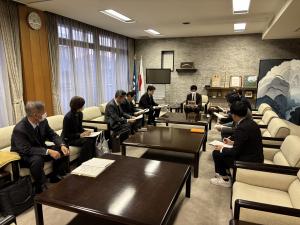 公室での面談写真