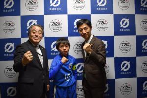 バックボード前での集合写真