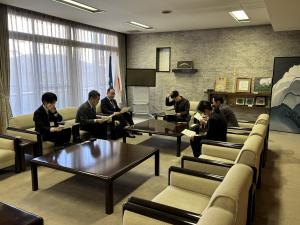 公室での面談写真