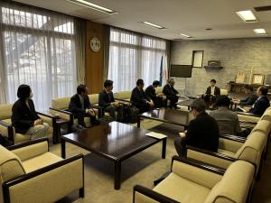 公室での面談写真