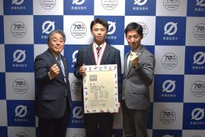 バックボード前集合写真