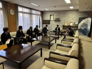 公室での面談写真
