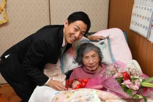 100歳訪問画像