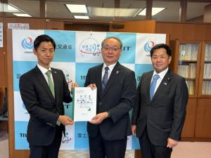 吉岡事務次官