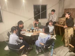 LABでの打ち合わせ