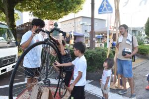 CHAROさんと自転車