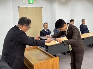 当選証書付与式